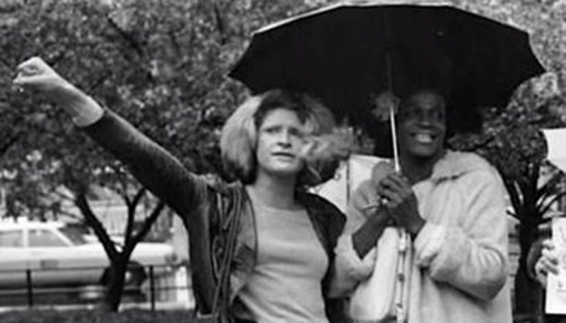 «Acción Travesti Callejera Revolucionaria. Supervivencia, revuelta y lucha trans antagonista» Entrevistas y testimonios de las activistas trans radicales Sylvia Rivera y Marsha P. Johnson.