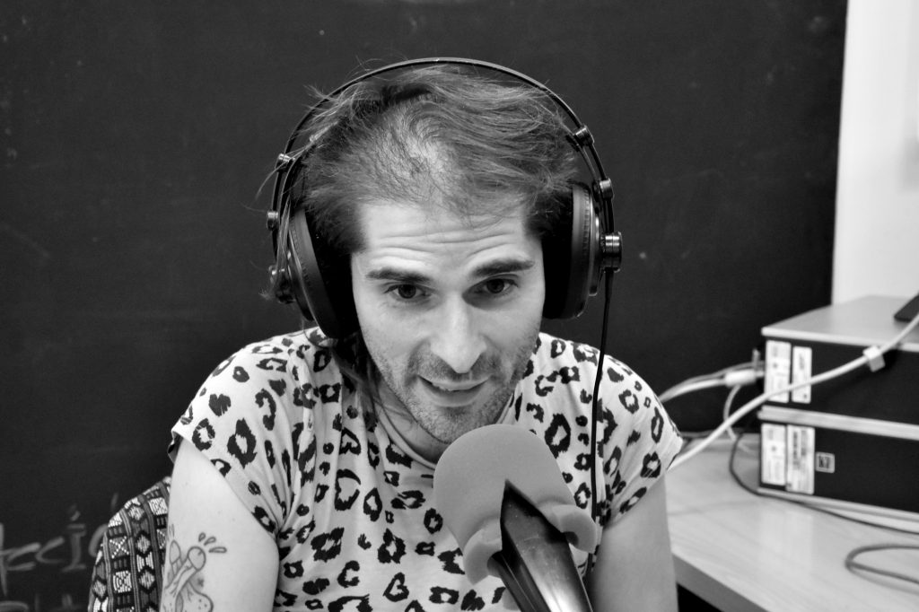 Entrevista a Piro Subrat por su libro «Invertidos y rompepatrias» en Barrio Canino, Ágora Sol Radio.